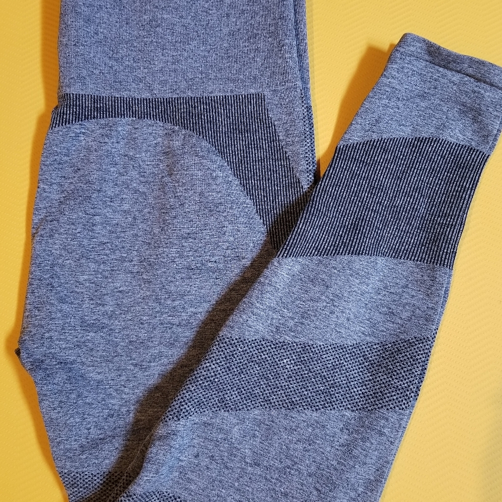 Seamless tights